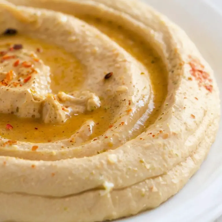 Delicious Homemade Hummus Recipe: Easy to Make!